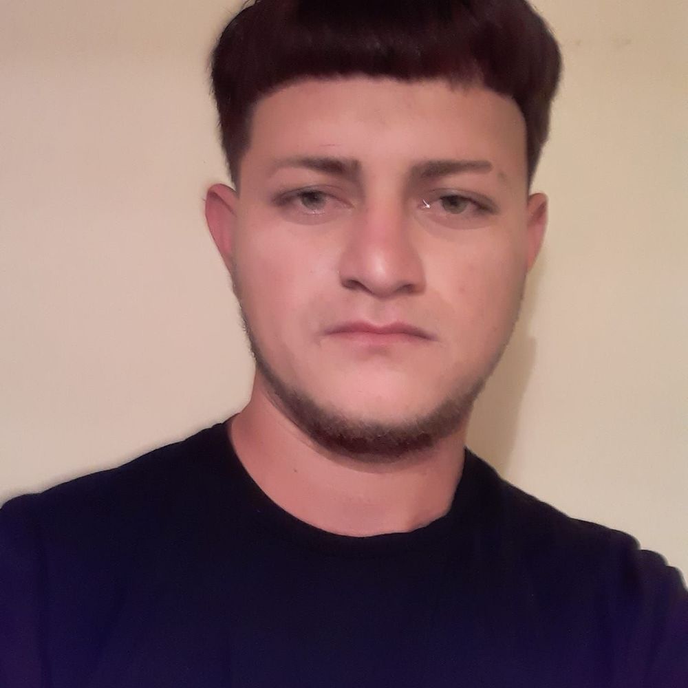 Meet your Posher, Javier